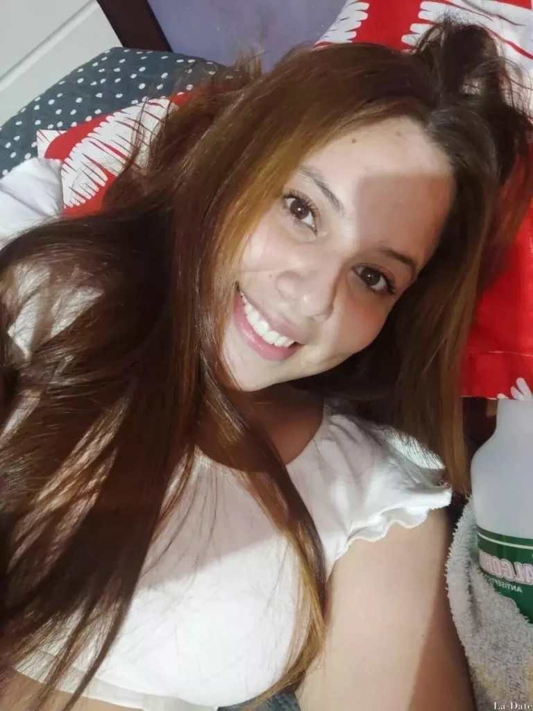 Claudia Profile image 1