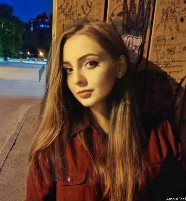 Valentyna Profile image 4
