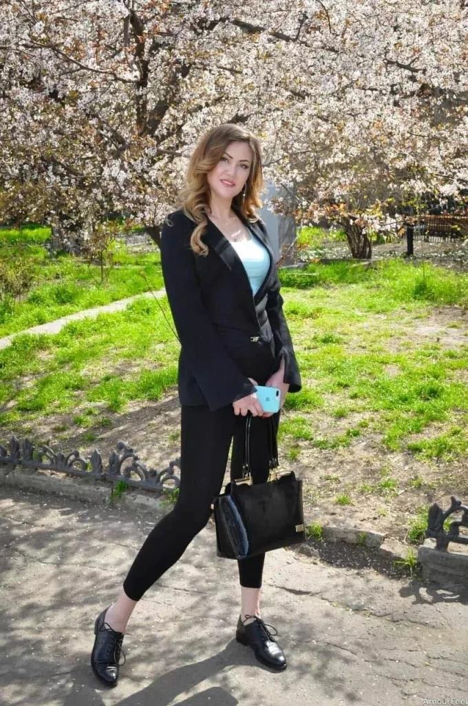 Elena Profile image 3