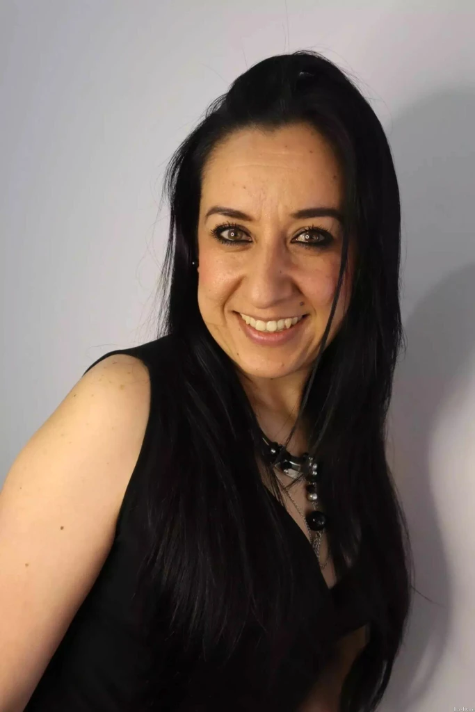 Veronica Profile image 2