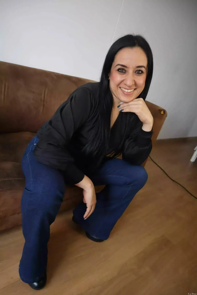 Veronica Profile image 6