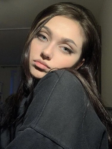 Valeria26179 Profile image 2