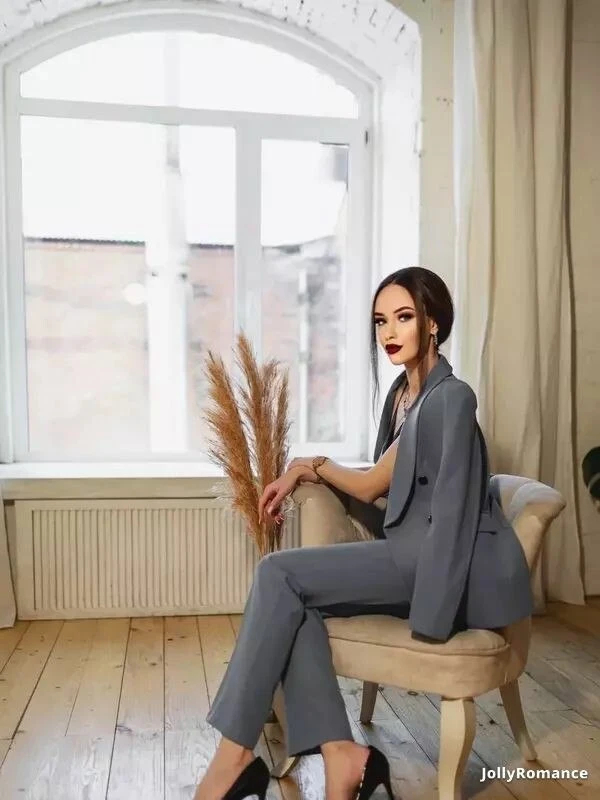 Veronica Profile image 1