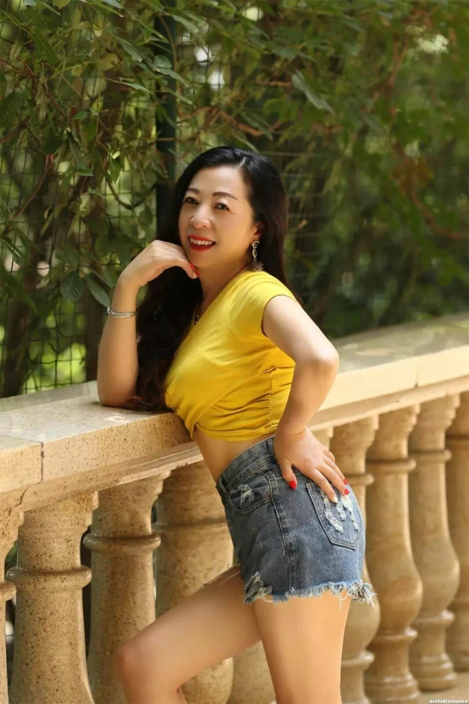 Lingling Profile image 2