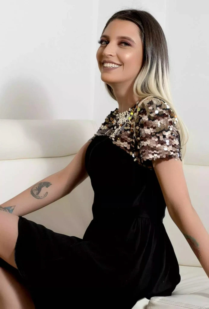 Jharly Profile image 1