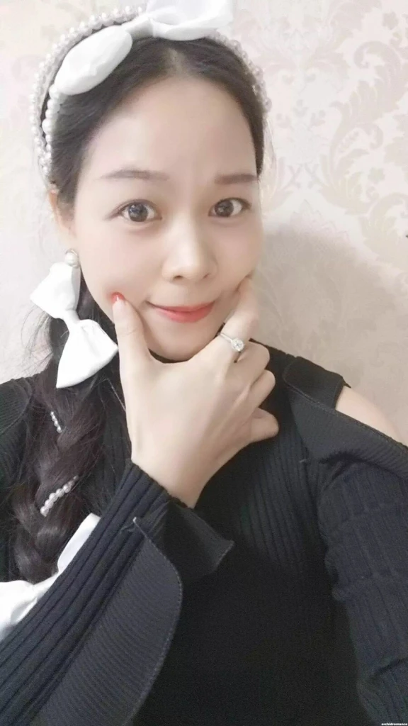 Mengmeng Profile image 3