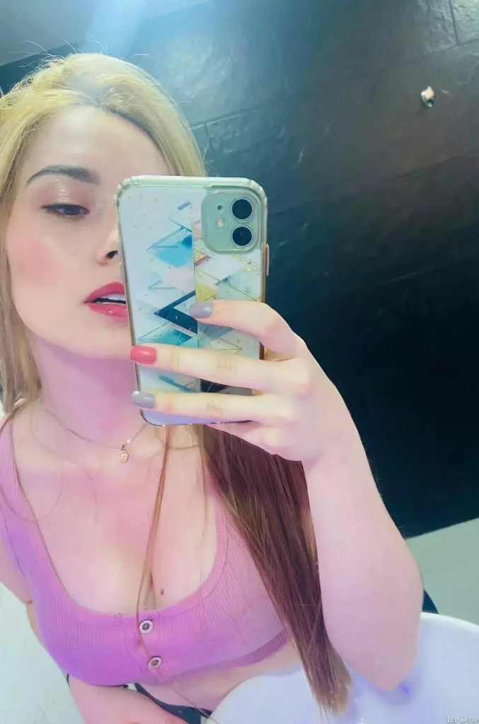 Daniela Profile image 3