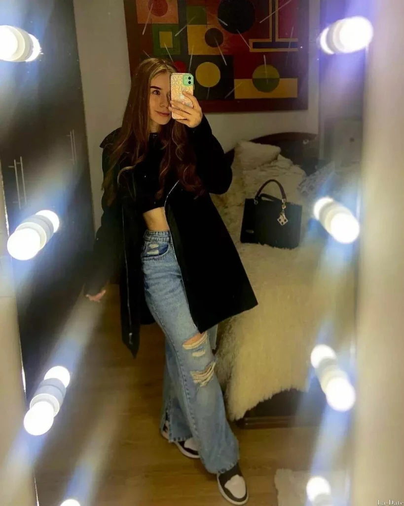 Daniela Profile image 4