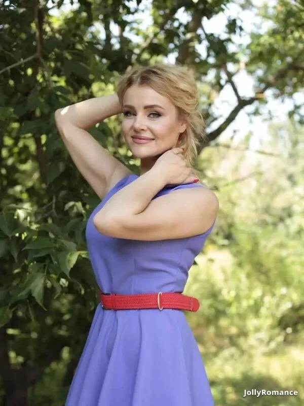 Anna Profile image 5
