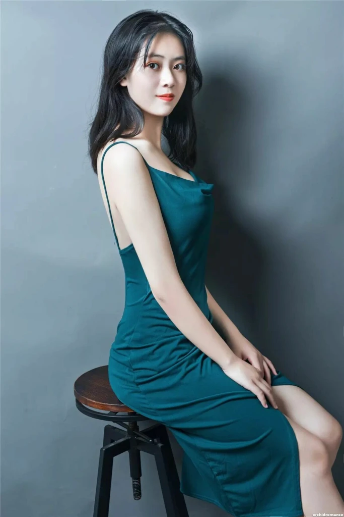 Rong Profile image 3