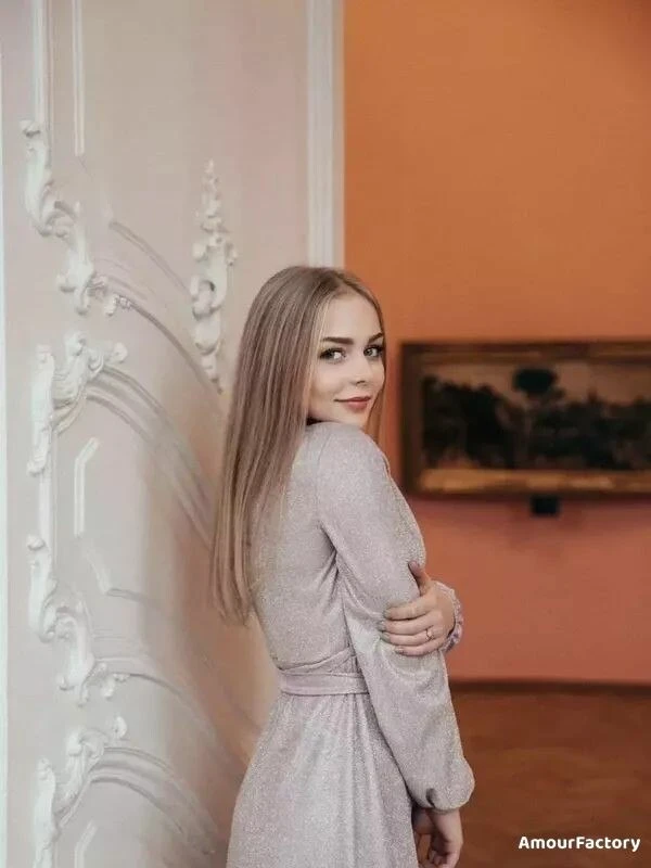 Angelina Profile image 3