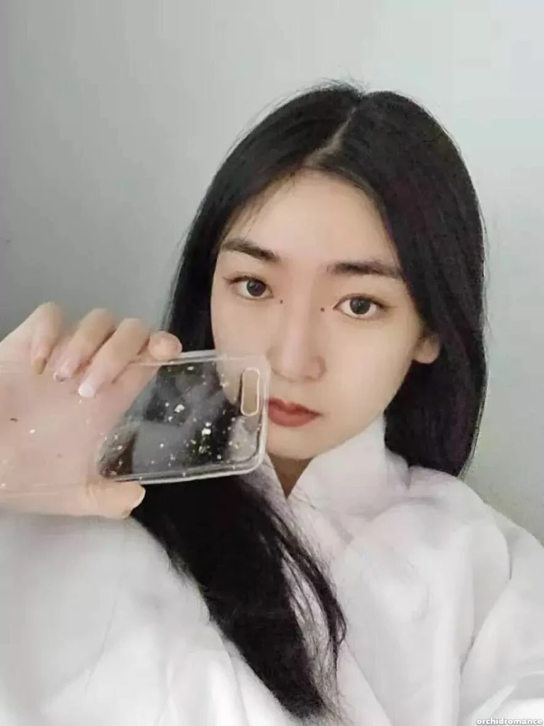 Fangfang Profile image 4