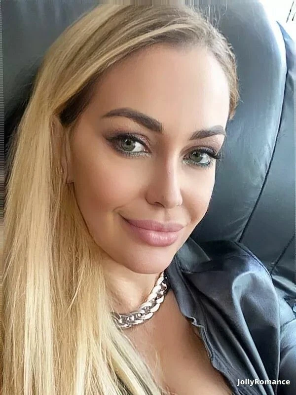 Alina Profile image 1