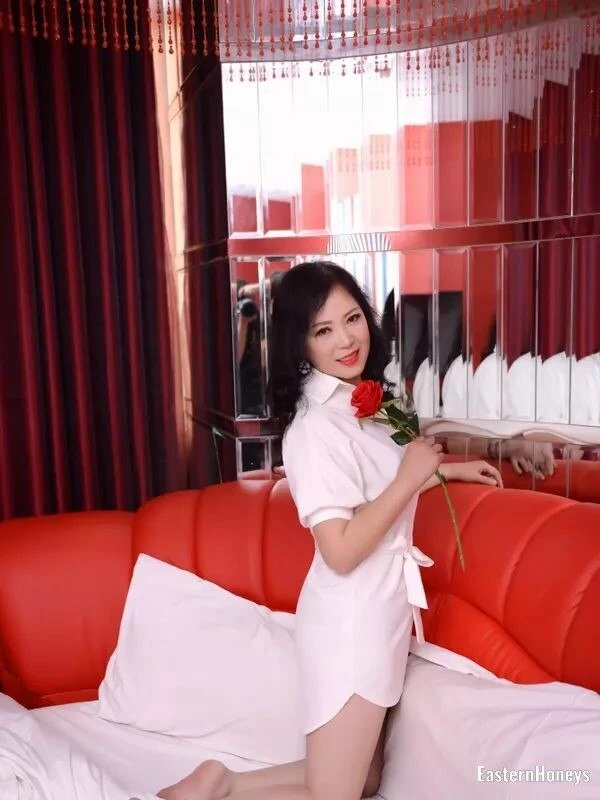 Yan Shuang Profile image 4