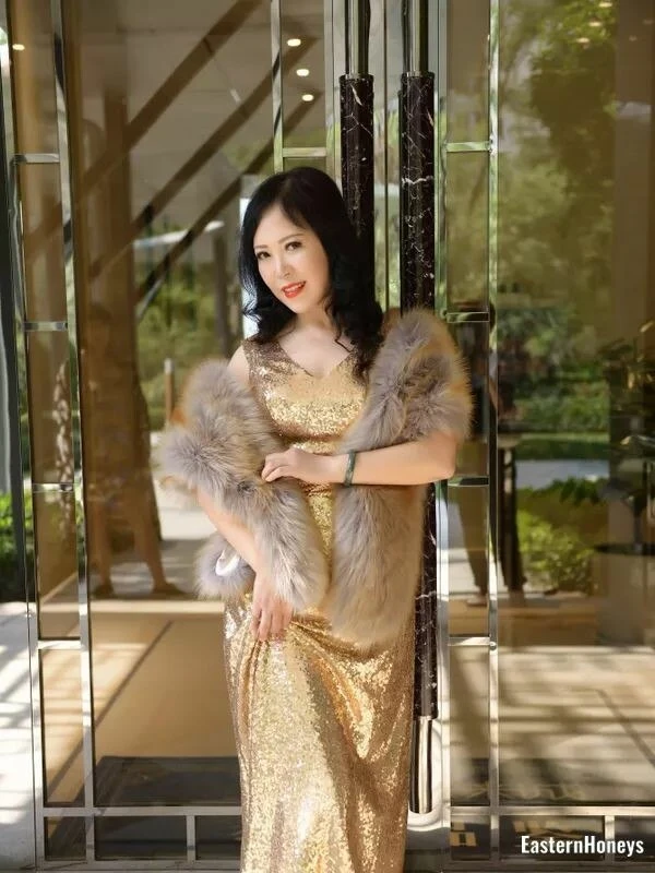 Yan Shuang Profile image 1