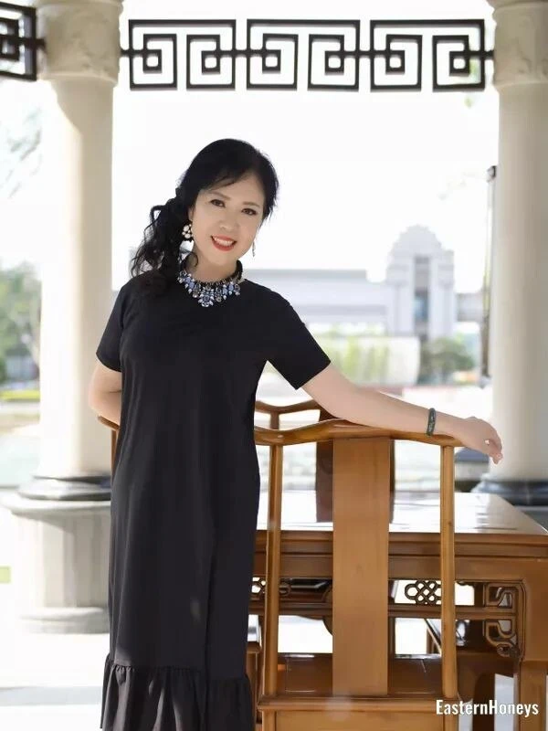 Yan Shuang Profile image 3