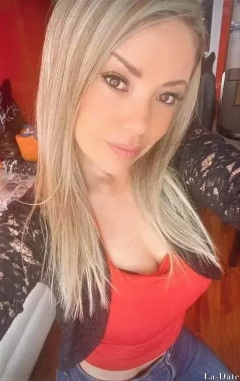 Carmen Profile image 2