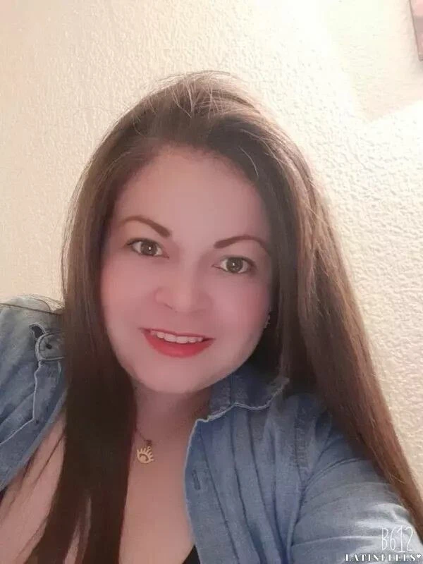 Julie Profile image 1