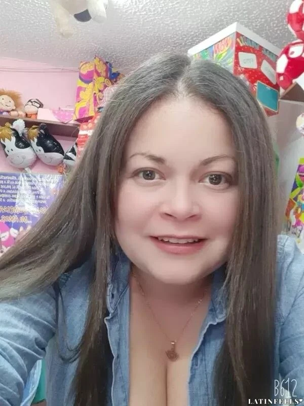 Julie Profile image 2