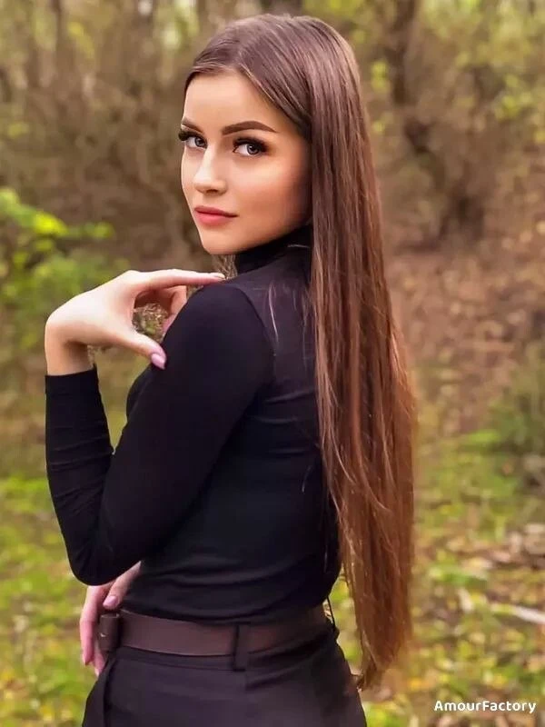Karyna Profile image 2
