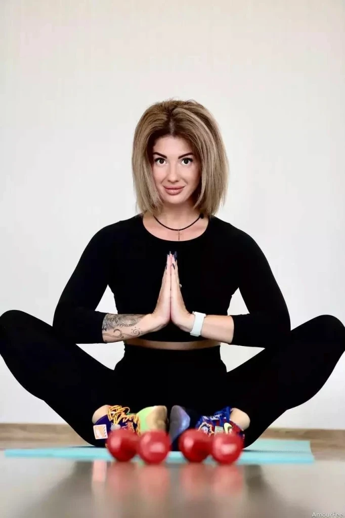 Alina Profile image 4