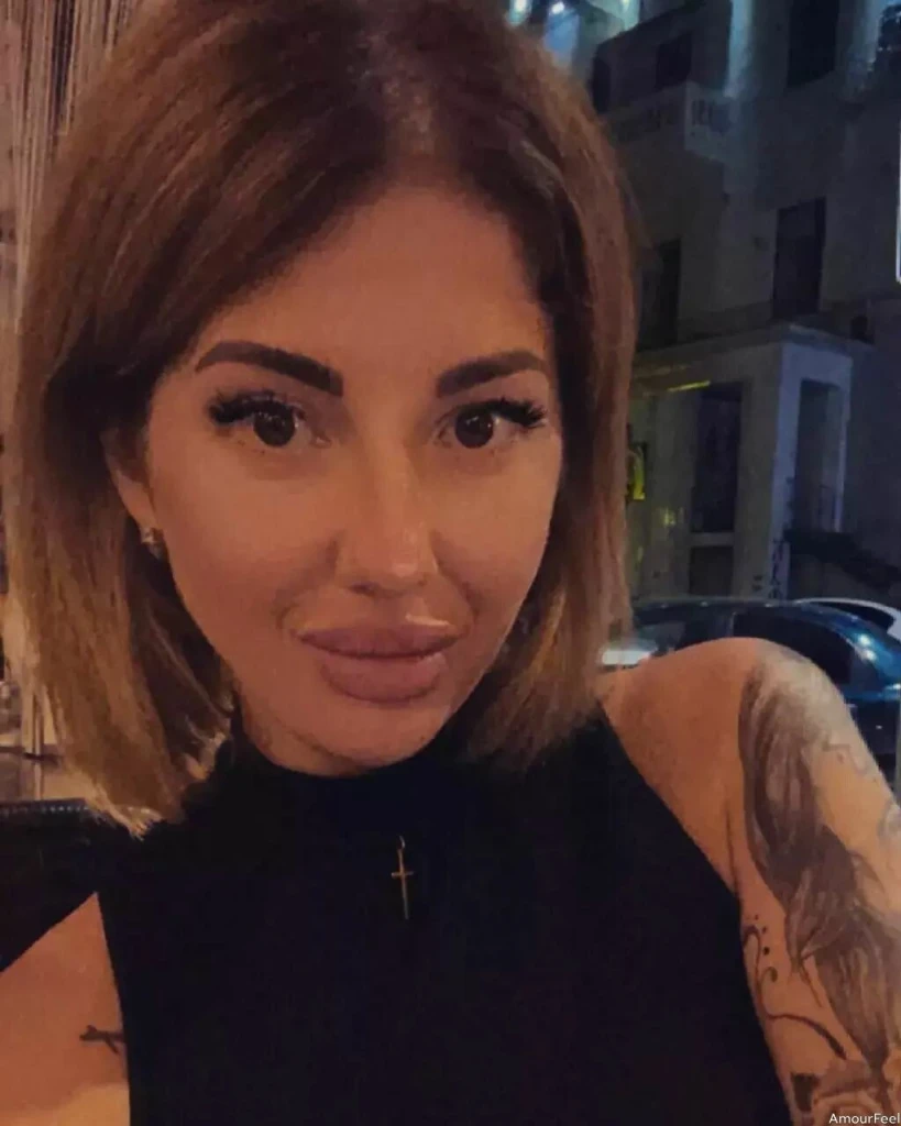 Alina Profile image 2