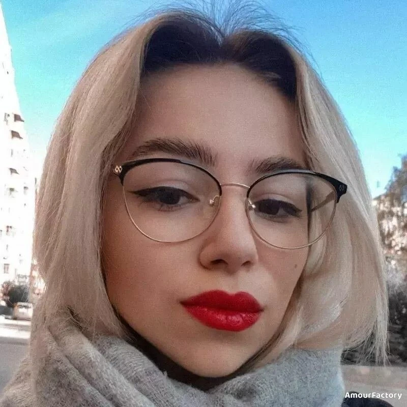 Nadezhda Profile image 4