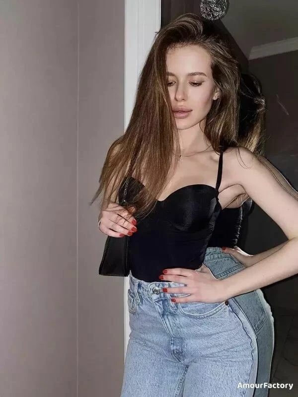 Alina Profile image 4