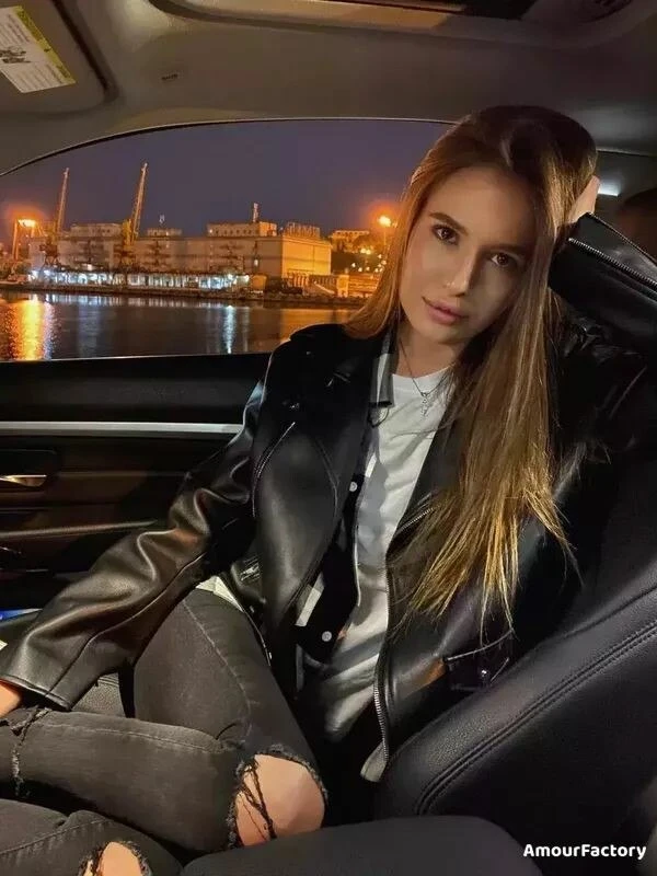 Alina Profile image 1