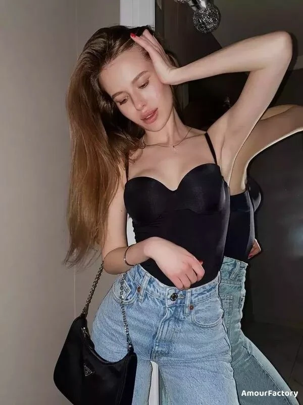 Alina Profile image 2