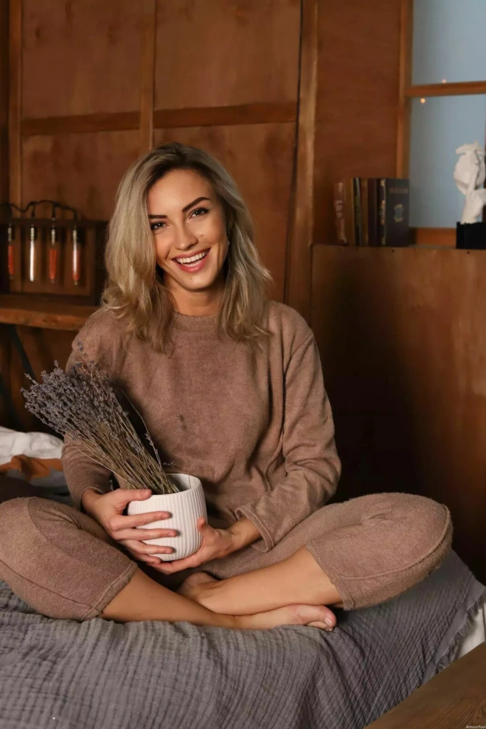 Aliona Profile image 2