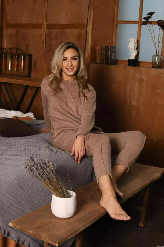 Aliona Profile image 4